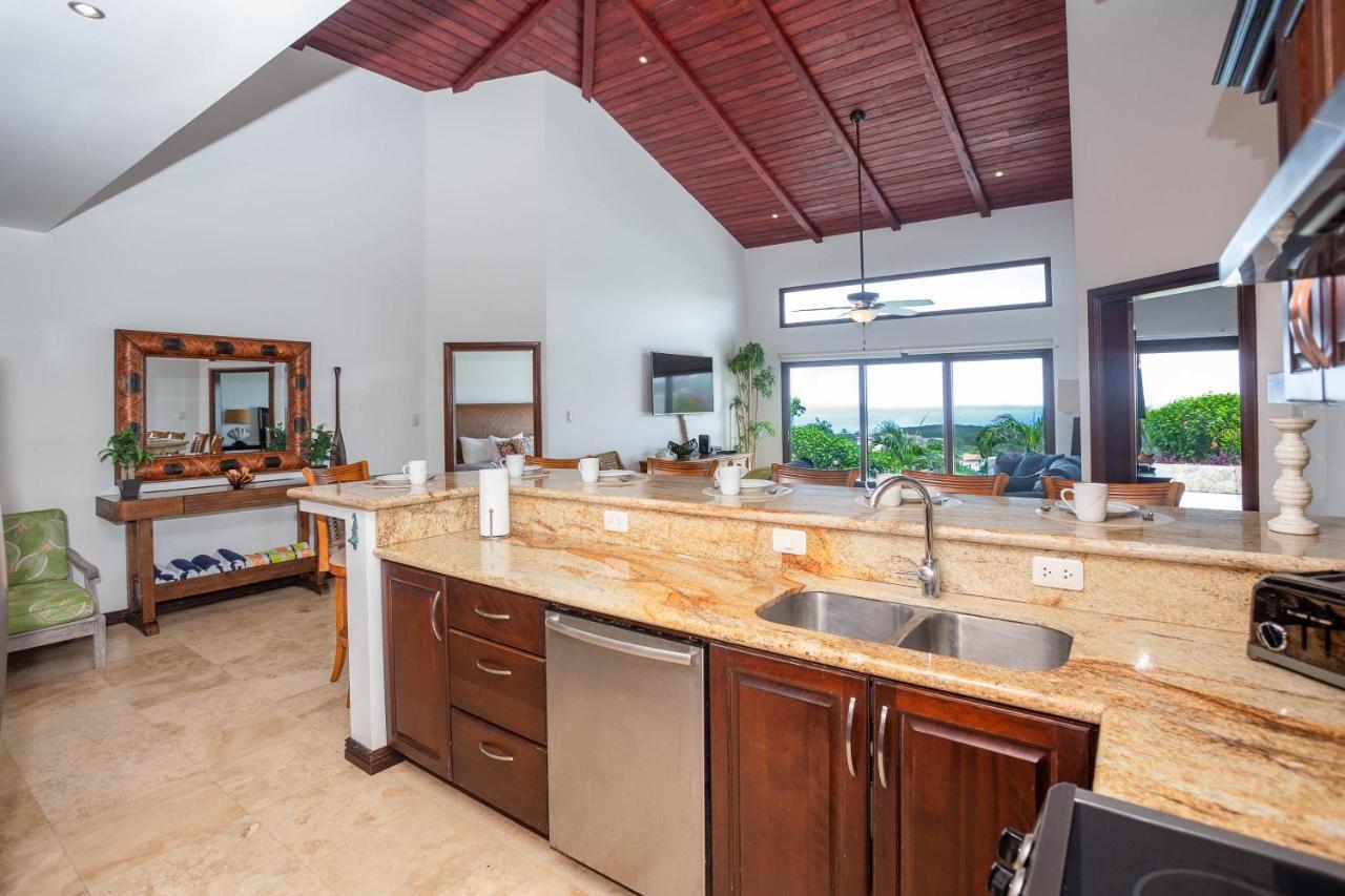 Pristine Bay Villa 1304 With Large Pool - 3 Bedroom Condo French Harbour Extérieur photo