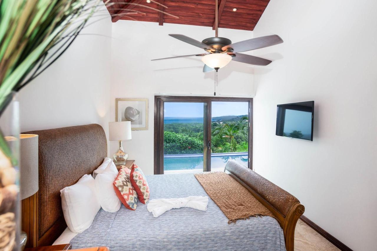 Pristine Bay Villa 1304 With Large Pool - 3 Bedroom Condo French Harbour Extérieur photo