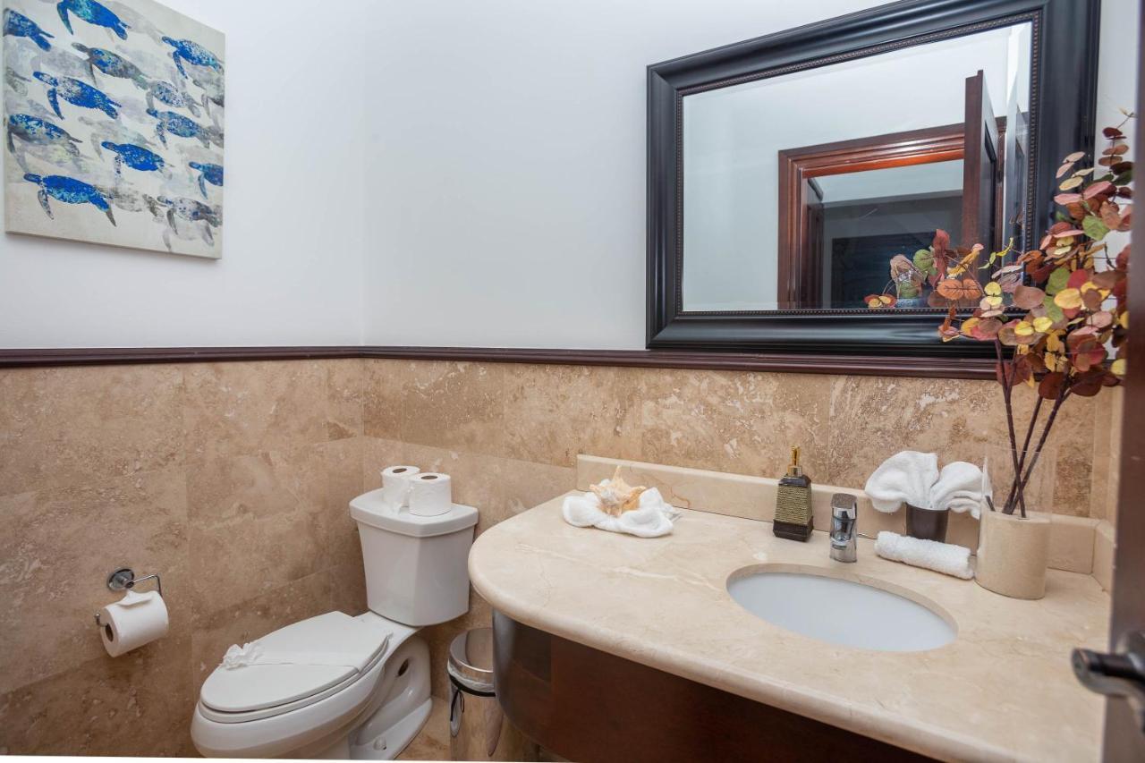 Pristine Bay Villa 1304 With Large Pool - 3 Bedroom Condo French Harbour Extérieur photo