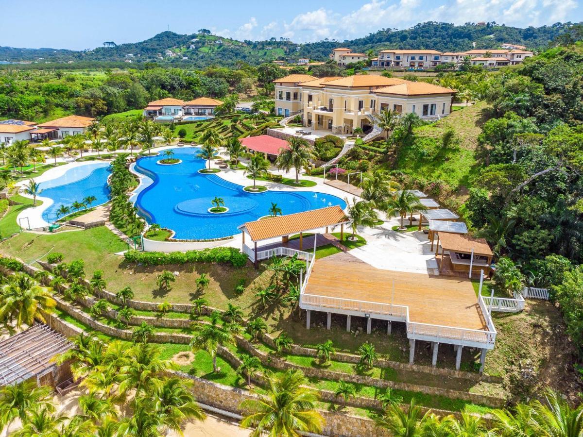 Pristine Bay Villa 1304 With Large Pool - 3 Bedroom Condo French Harbour Extérieur photo