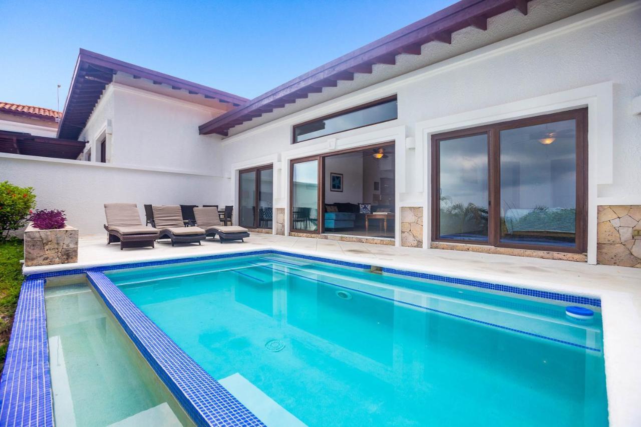 Pristine Bay Villa 1304 With Large Pool - 3 Bedroom Condo French Harbour Extérieur photo
