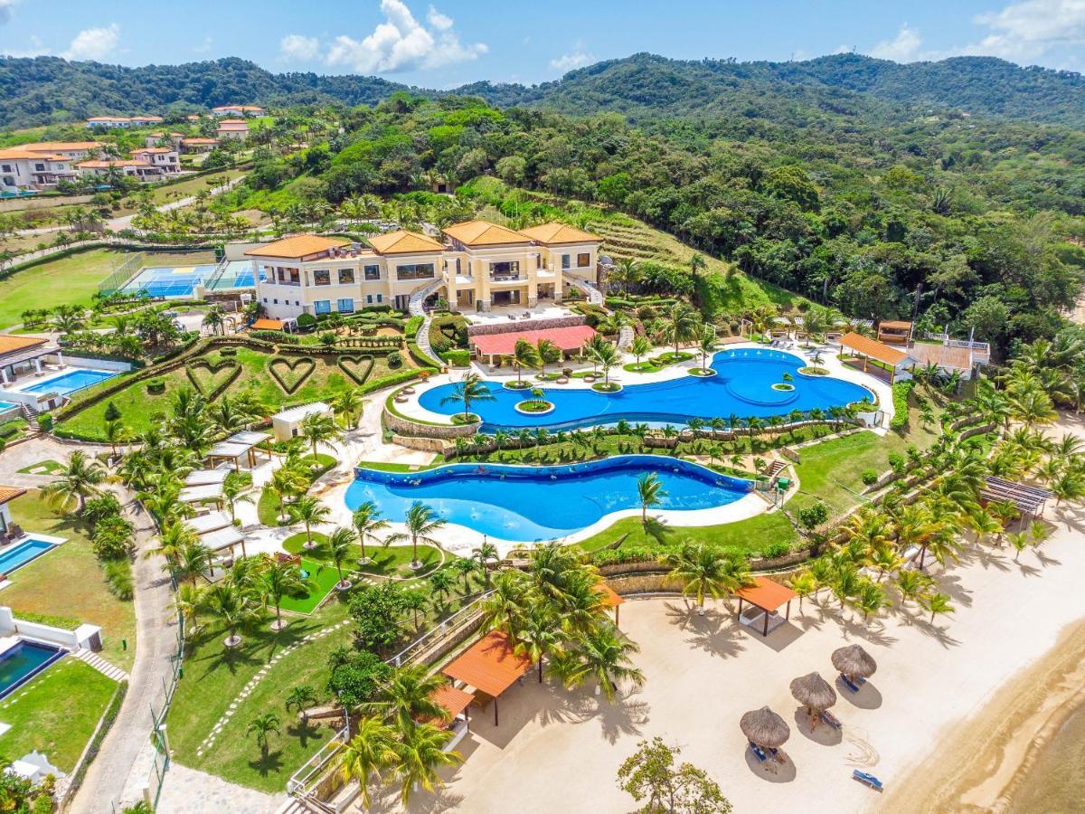 Pristine Bay Villa 1304 With Large Pool - 3 Bedroom Condo French Harbour Extérieur photo