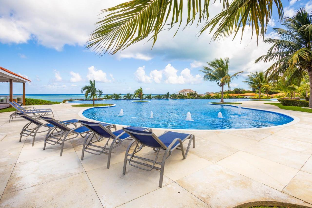 Pristine Bay Villa 1304 With Large Pool - 3 Bedroom Condo French Harbour Extérieur photo